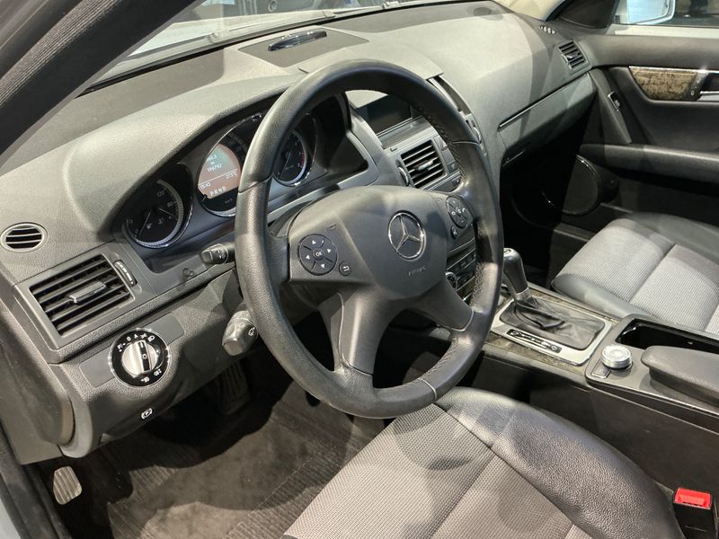 Mercedes-Benz C-Klasse C 250 CGI T BlueEfficiency Avantgarde 2010 – снимка 24