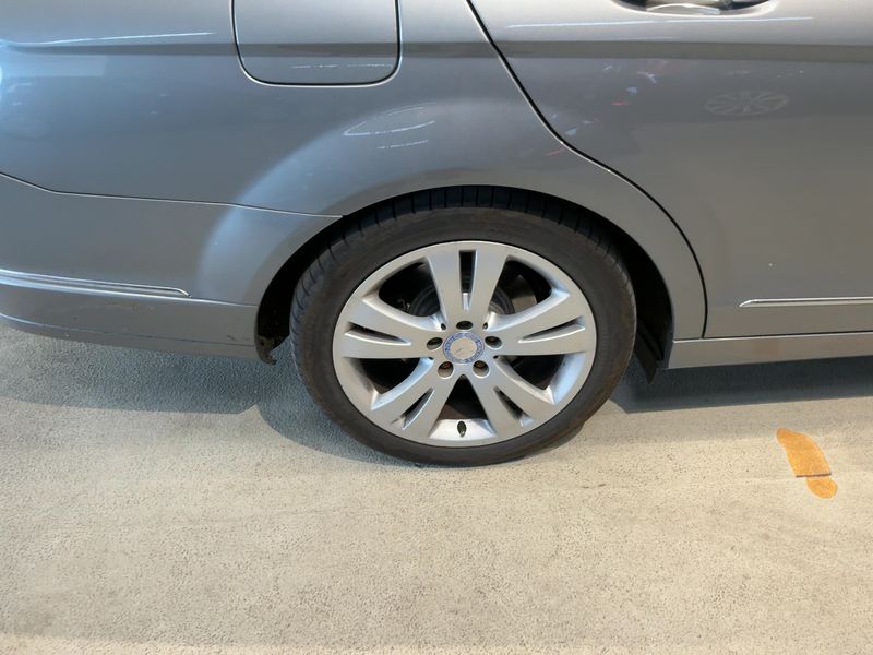 Mercedes-Benz C-Klasse C 250 CGI T BlueEfficiency Avantgarde 2010 – снимка 9