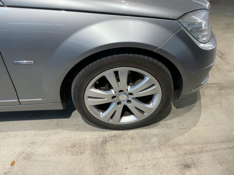 Mercedes-Benz C-Klasse C 250 CGI T BlueEfficiency Avantgarde 2010 – снимка 11
