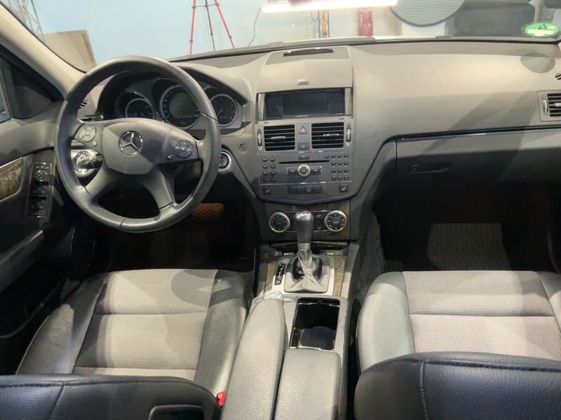 Mercedes-Benz C-Klasse C 250 CGI T BlueEfficiency Avantgarde 2010 – снимка 18