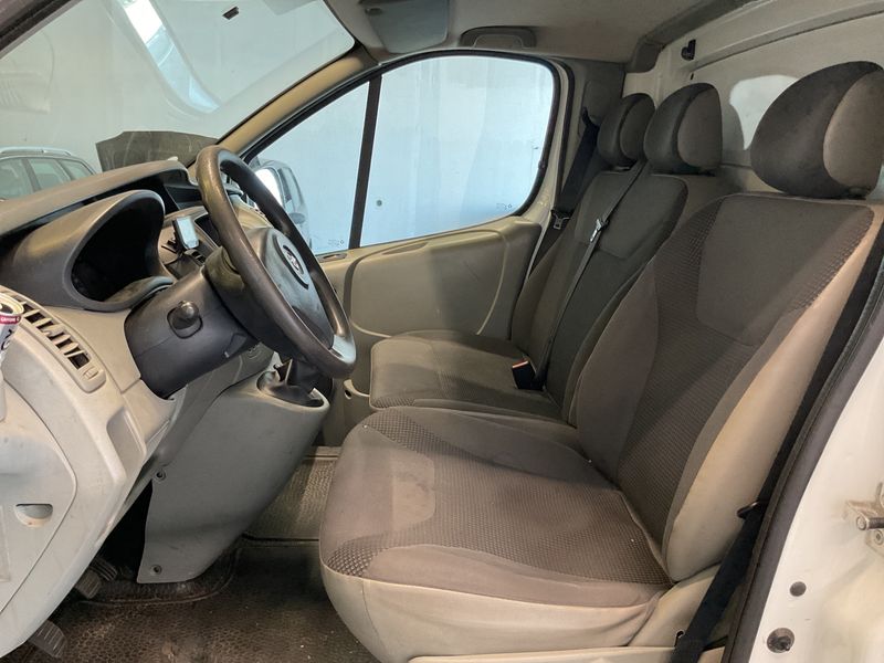 Opel Vivaro 2.0 CDTI Kasten L1H1 2,7t 2011 – снимка 3