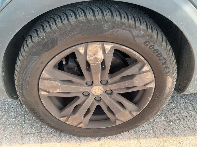 Peugeot 5008 1.6 Blue-HDi Allure 2017 – снимка 3