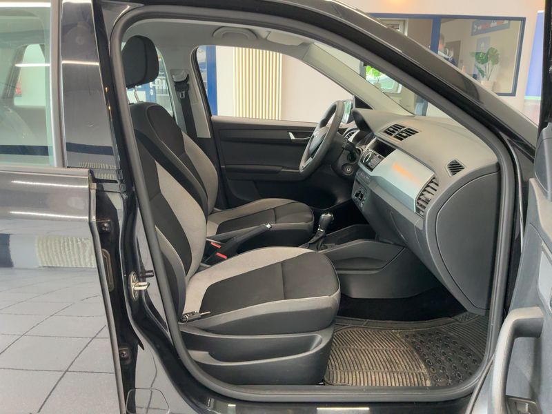 Skoda Fabia 1.4 TDI Ambition 2015 – снимка 17