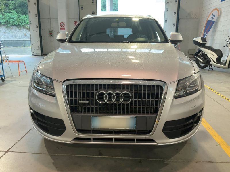 Audi Q5 2.0 TDI quattro 2009 – снимка на щета