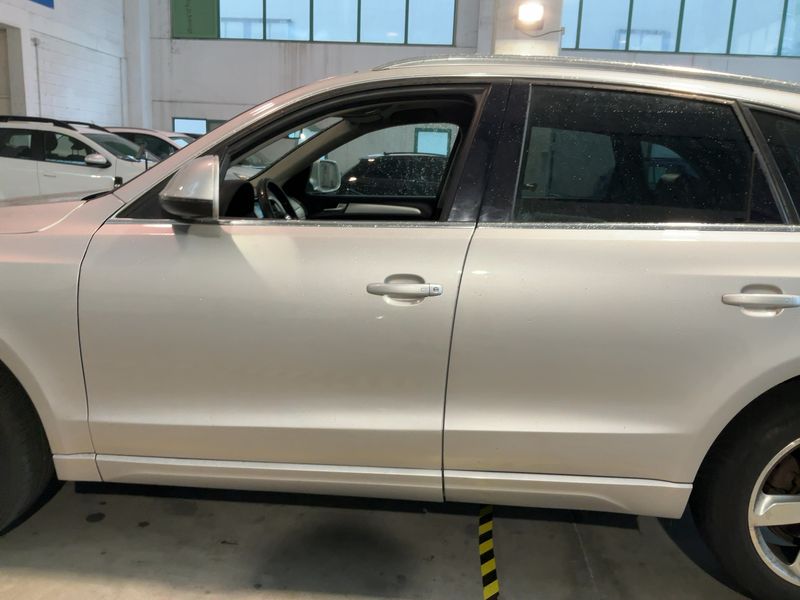 Audi Q5 2.0 TDI quattro 2009 – снимка на щета