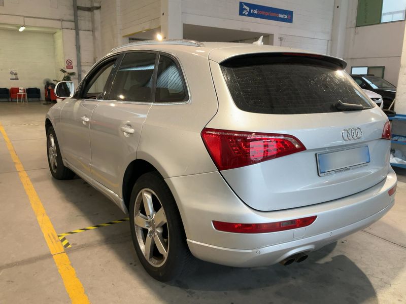 Audi Q5 2.0 TDI quattro 2009 – снимка на щета