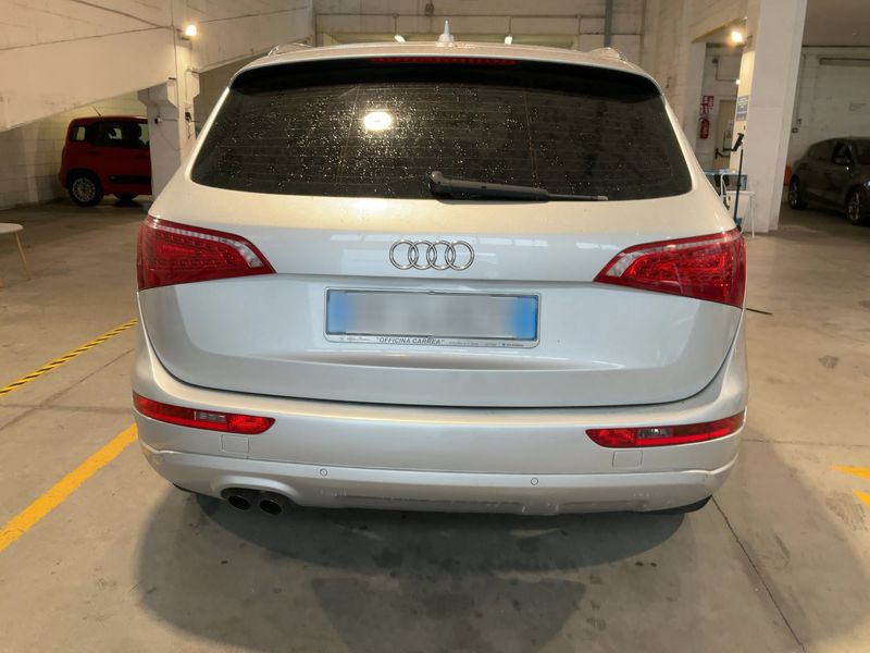 Audi Q5 2.0 TDI quattro 2009 – снимка на щета