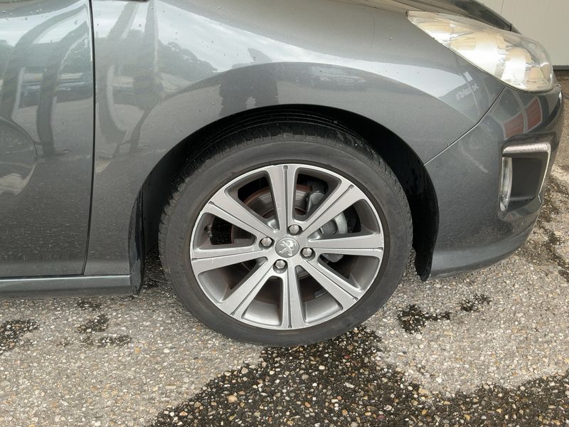 Peugeot 308 1.6 e-HDi Sport Pack 2015 – снимка 11