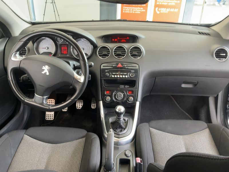 Peugeot 308 1.6 e-HDi Sport Pack 2015 – снимка 17