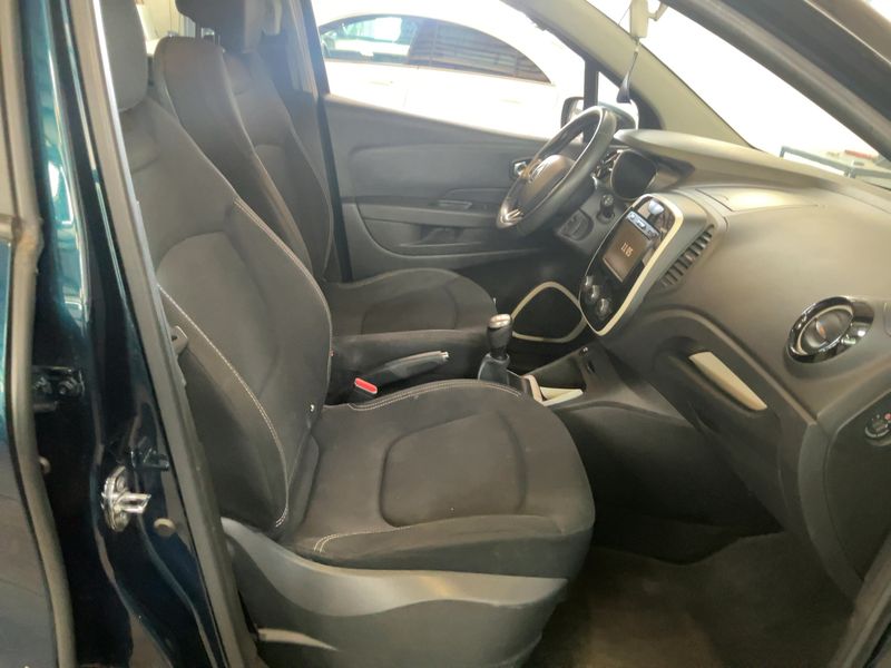 Renault Captur 1.5 dCi Business 2019 – снимка 16