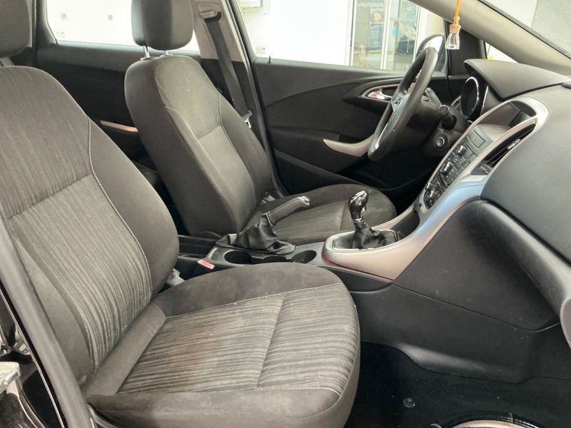 Opel Astra 1.3 CDTI Enjoy 2010 – снимка 3