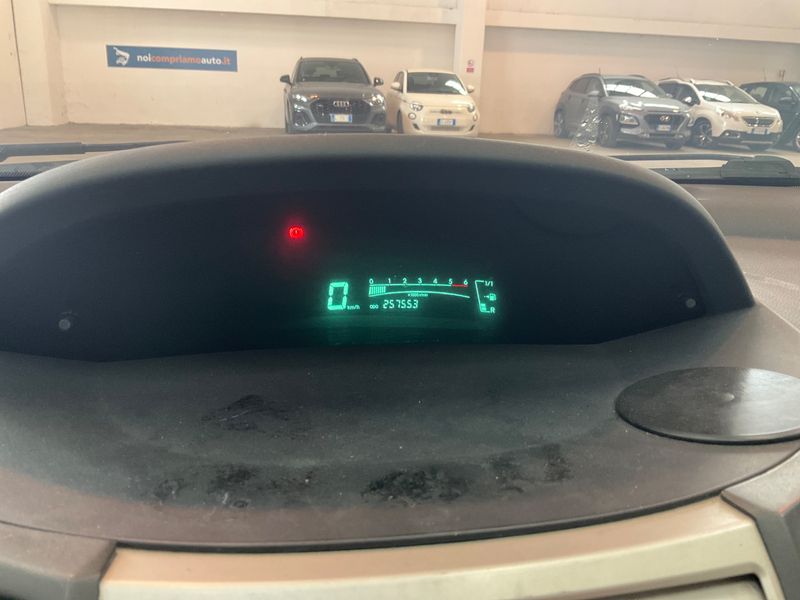 Toyota Yaris 1.4 D-4D Sol 2007 – снимка 4