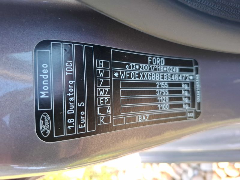 Ford Mondeo 1.6 TDCi Titanium 2012 – снимка 21