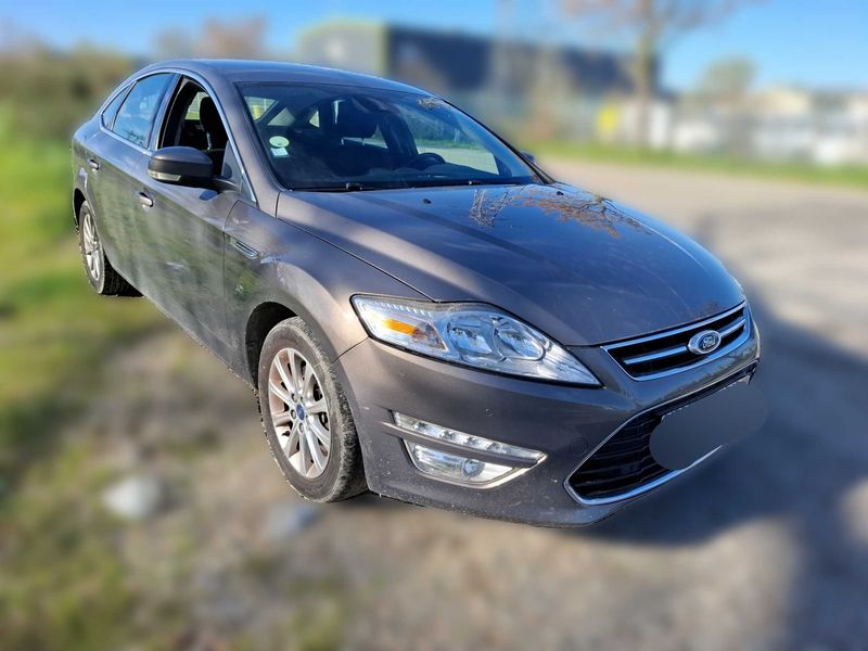 Ford Mondeo 1.6 TDCi Titanium 2012 – снимка 6