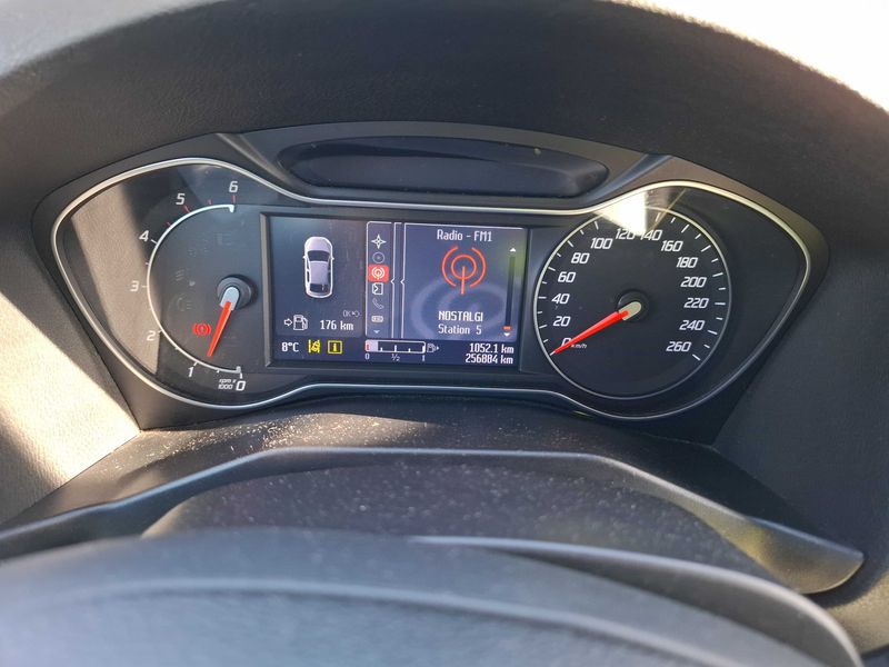Ford Mondeo 1.6 TDCi Titanium 2012 – снимка 12