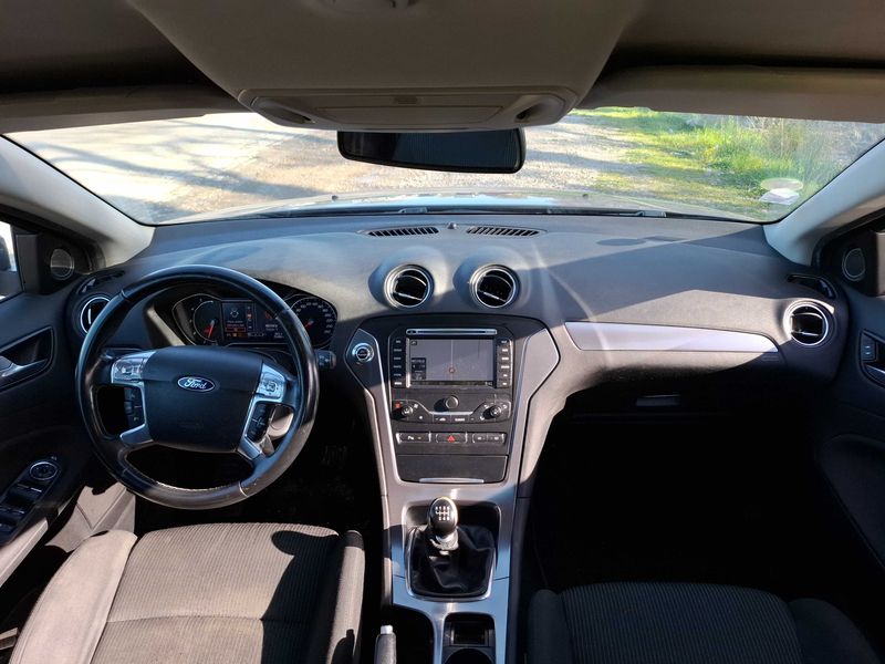 Ford Mondeo 1.6 TDCi Titanium 2012 – снимка 11
