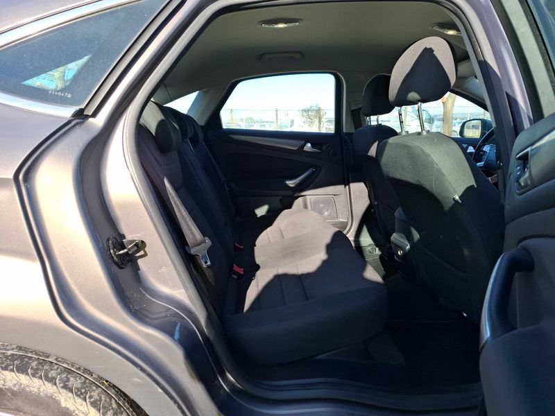 Ford Mondeo 1.6 TDCi Titanium 2012 – снимка 14