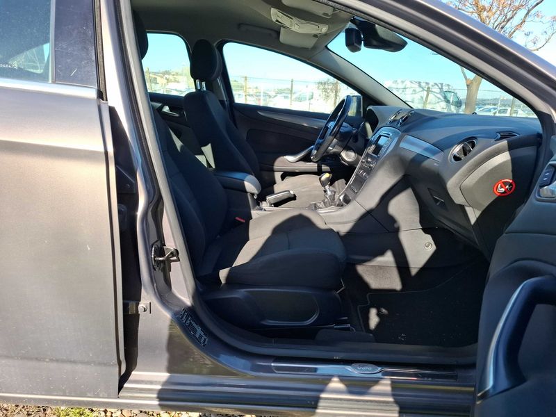 Ford Mondeo 1.6 TDCi Titanium 2012 – снимка 10