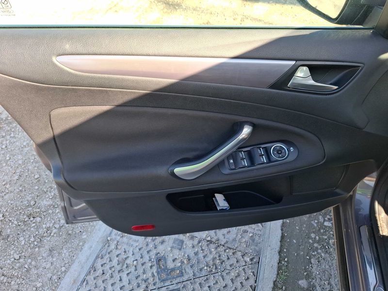 Ford Mondeo 1.6 TDCi Titanium 2012 – снимка 43