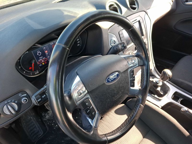 Ford Mondeo 1.6 TDCi Titanium 2012 – снимка 45
