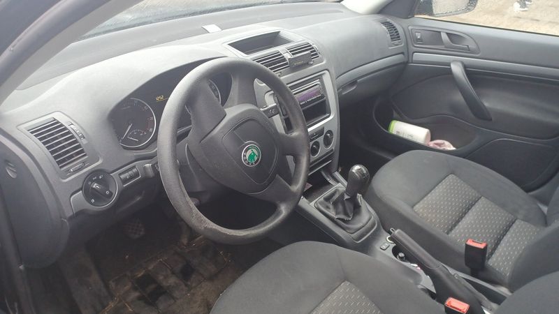 Skoda Octavia 1.2 TSI Active 2012 – снимка 10