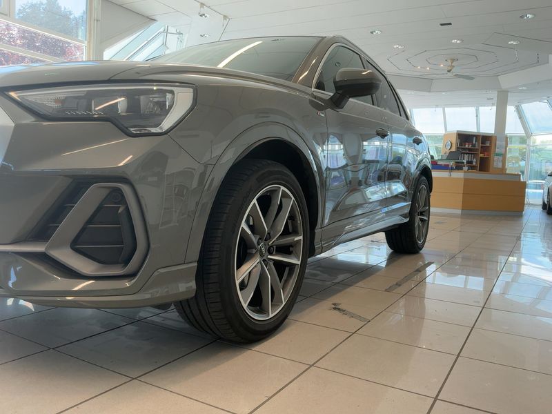 Audi Q3 35 TFSI S line 2019 – снимка 2