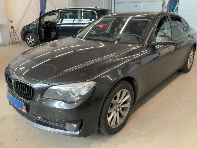 BMW 7er 740d xDrive 2014 – снимка 1