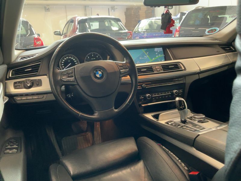 BMW 7er 740d xDrive 2014 – снимка 17