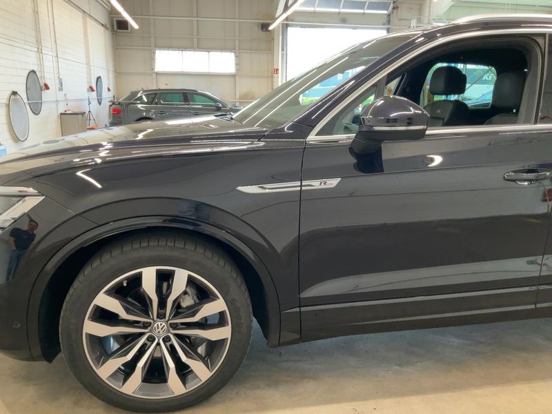 Volkswagen Touareg 3.0 V6 TDI R-Line 4Motion 2019 – снимка 2