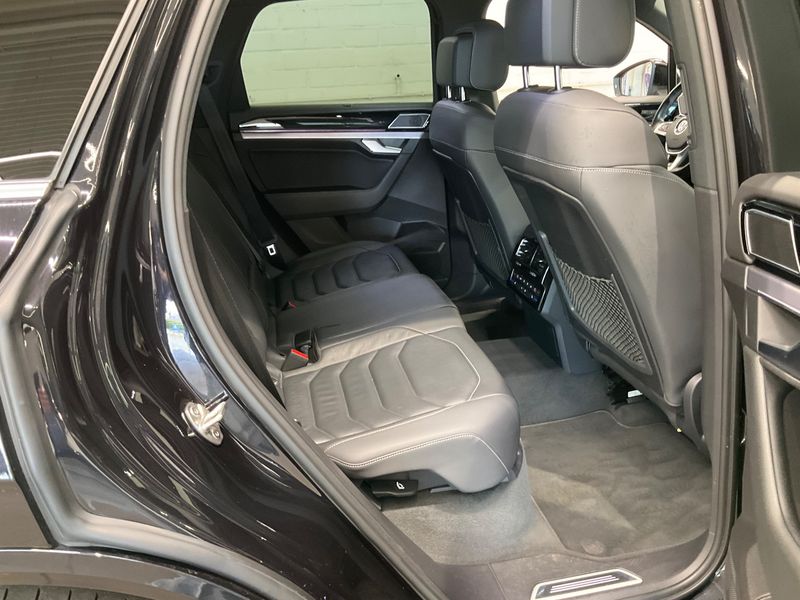 Volkswagen Touareg 3.0 V6 TDI R-Line 4Motion 2019 – снимка 20