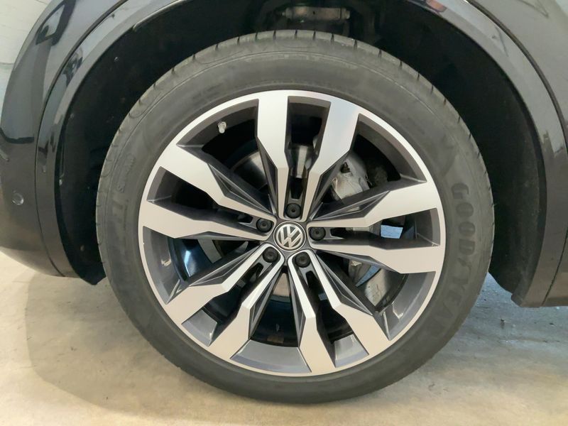 Volkswagen Touareg 3.0 V6 TDI R-Line 4Motion 2019 – снимка 3