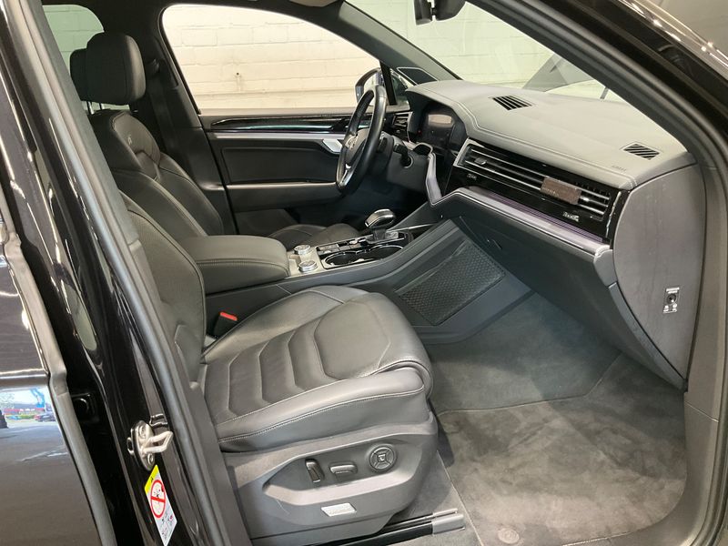 Volkswagen Touareg 3.0 V6 TDI R-Line 4Motion 2019 – снимка 17