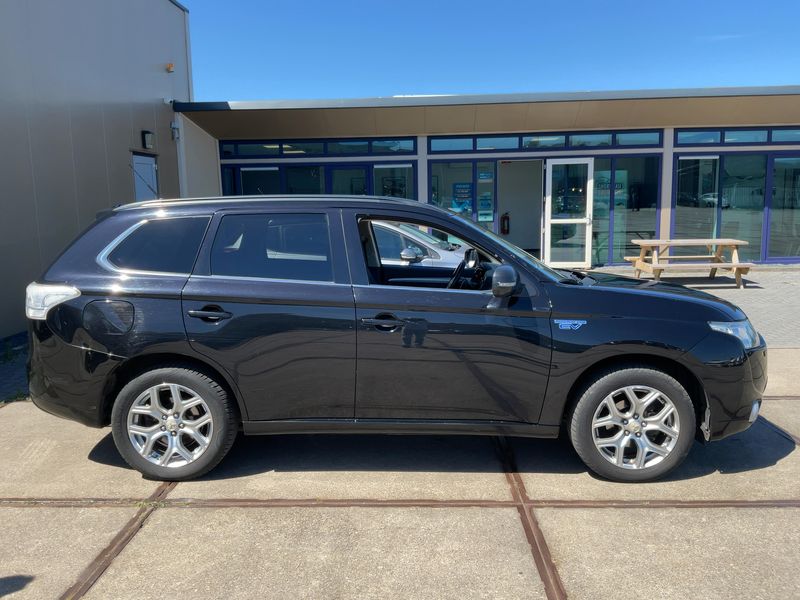 Mitsubishi Outlander 2.0 PHEV PHEV Instyle 4WD 2014 – снимка 10
