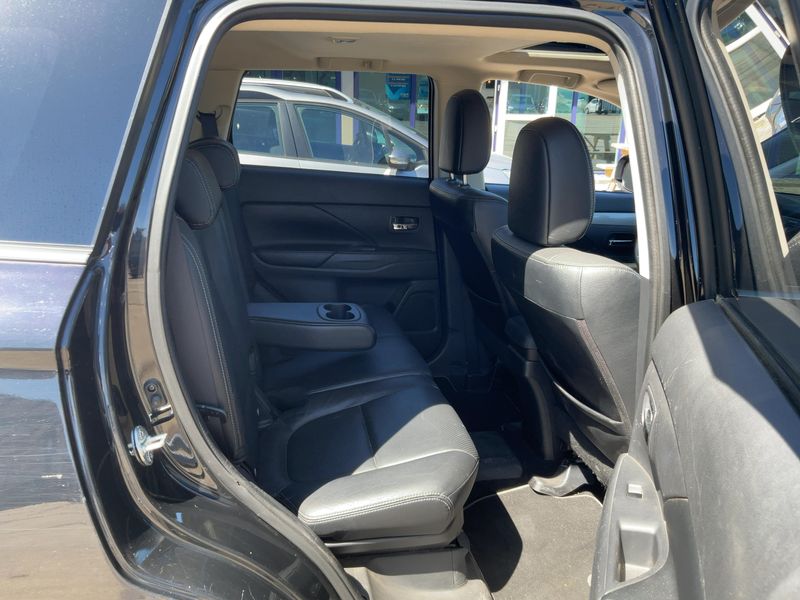 Mitsubishi Outlander 2.0 PHEV PHEV Instyle 4WD 2014 – снимка 19