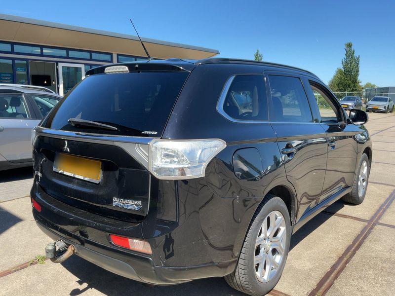 Mitsubishi Outlander 2.0 PHEV PHEV Instyle 4WD 2014 – снимка 8