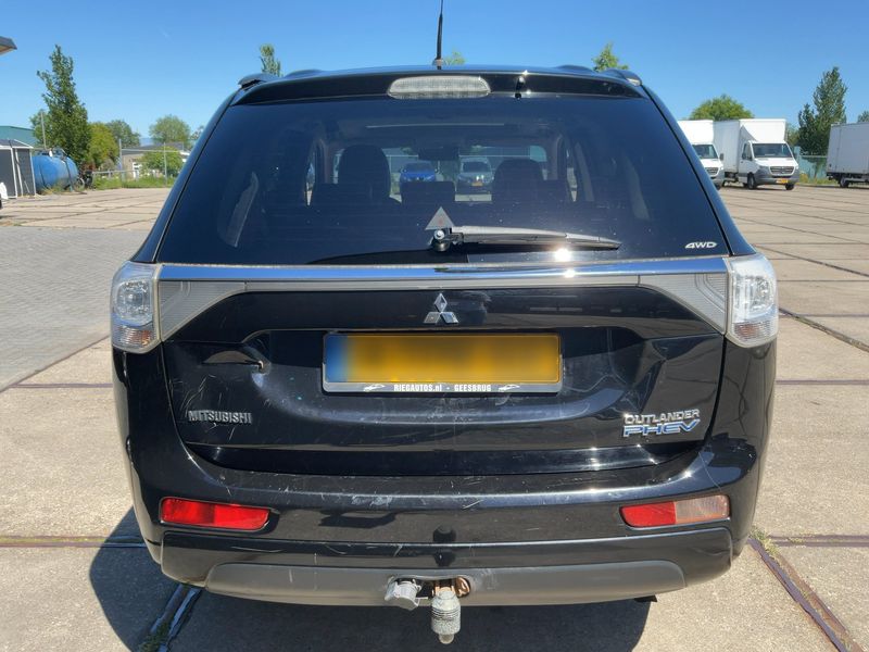 Mitsubishi Outlander 2.0 PHEV PHEV Instyle 4WD 2014 – снимка 7