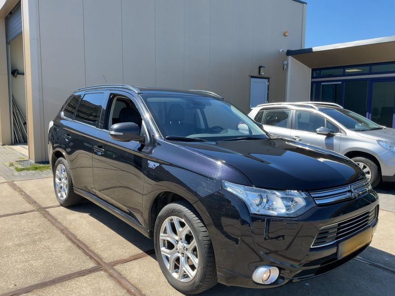 Mitsubishi Outlander 2.0 PHEV PHEV Instyle 4WD 2014 – снимка 12
