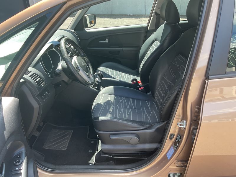 Kia Venga 1.6 CRDi Active 2010 – снимка 3