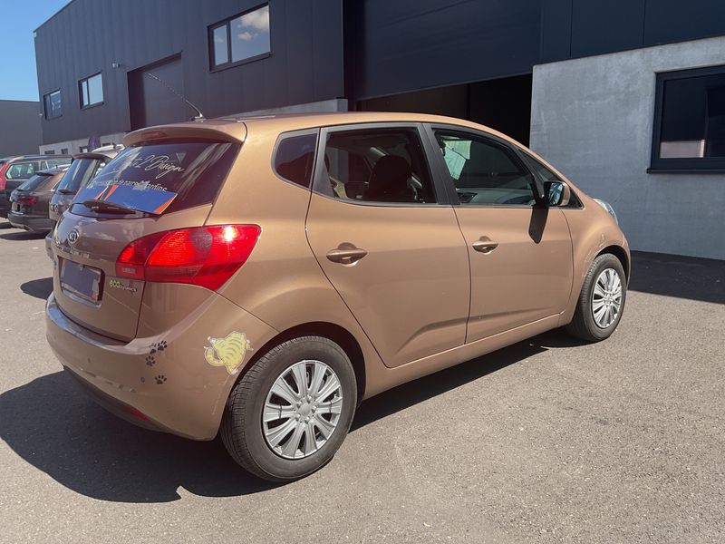 Kia Venga 1.6 CRDi Active 2010 – снимка 2