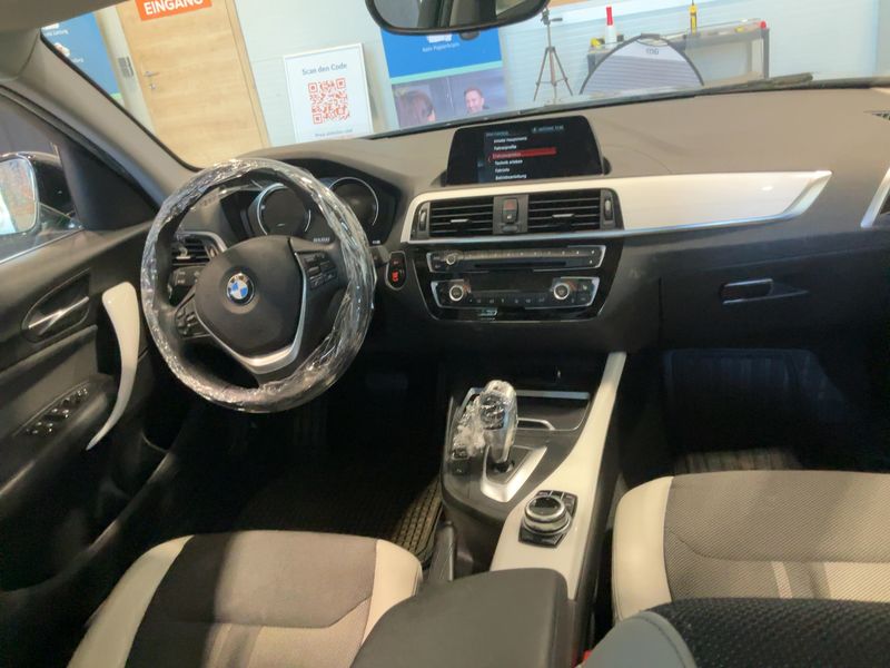 BMW 1er 116d Urban Line 2018 – снимка 17