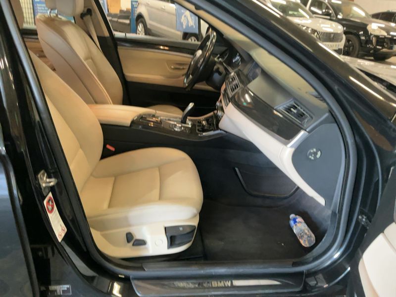 BMW 5er 535i xDrive 2011 – снимка 16