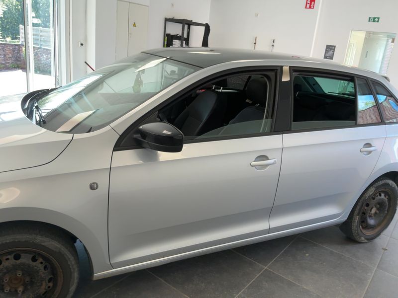 Skoda Rapid Spaceback 1.6 TDI Elegance 2014 – снимка 4