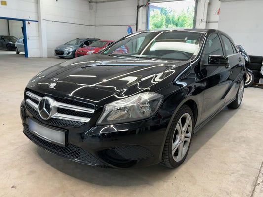 Mercedes-Benz A-Klasse A 180 BlueEfficiency Urban 2013 – снимка 2