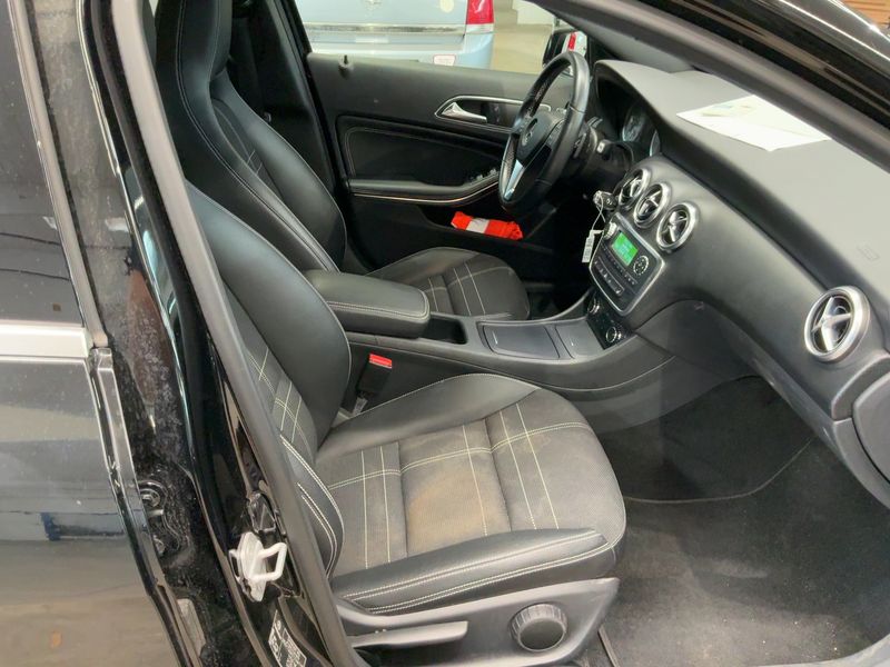 Mercedes-Benz A-Klasse A 180 BlueEfficiency Urban 2013 – снимка 16