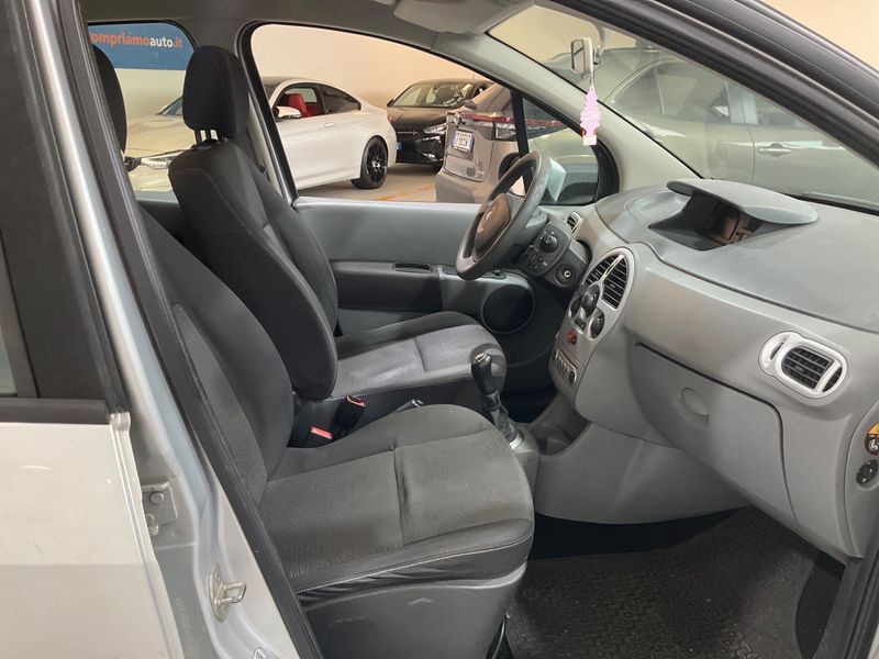 Renault Grand Modus 1.2 Expression 2010 – снимка 3