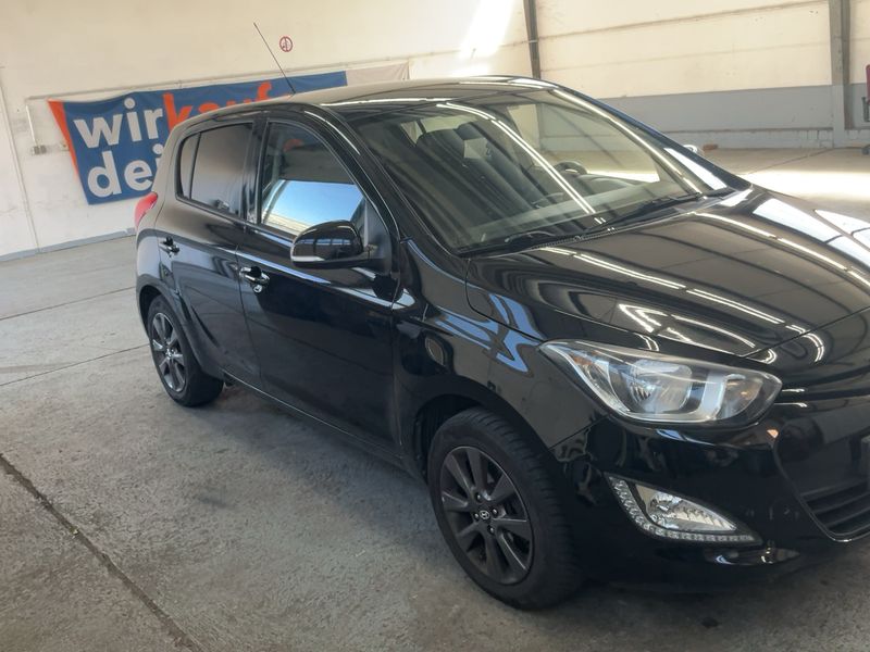 Hyundai i20 1.4 Comfort 2014 – снимка 12