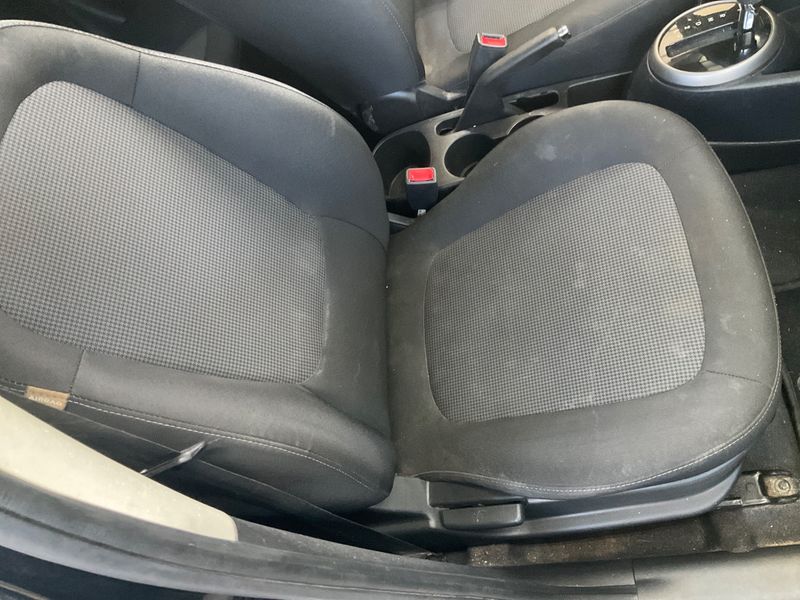 Hyundai i20 1.4 Comfort 2014 – снимка 29