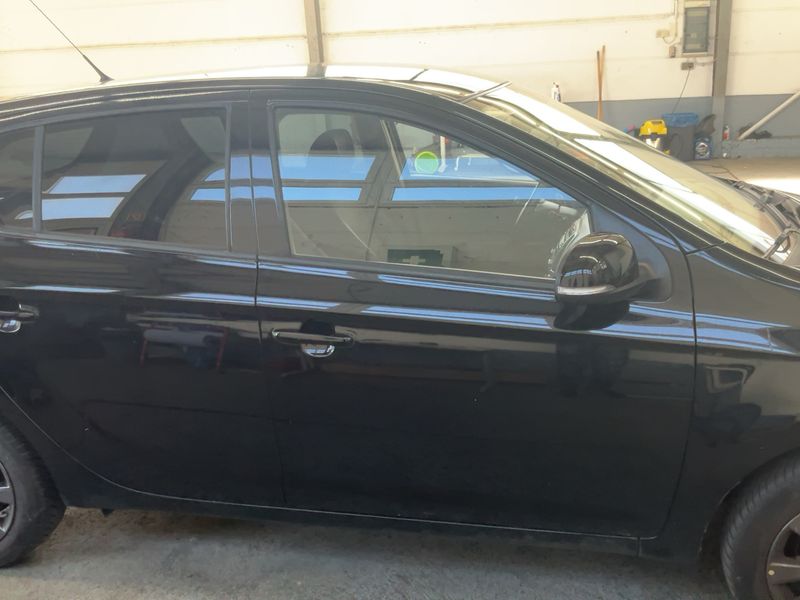 Hyundai i20 1.4 Comfort 2014 – снимка 10
