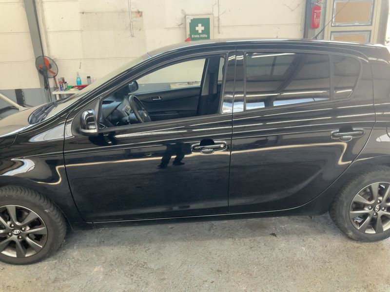 Hyundai i20 1.4 Comfort 2014 – снимка 4