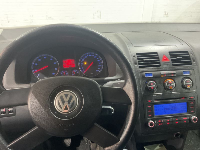 Volkswagen Touran 1.6 FSI Highline 2006 – снимка 4